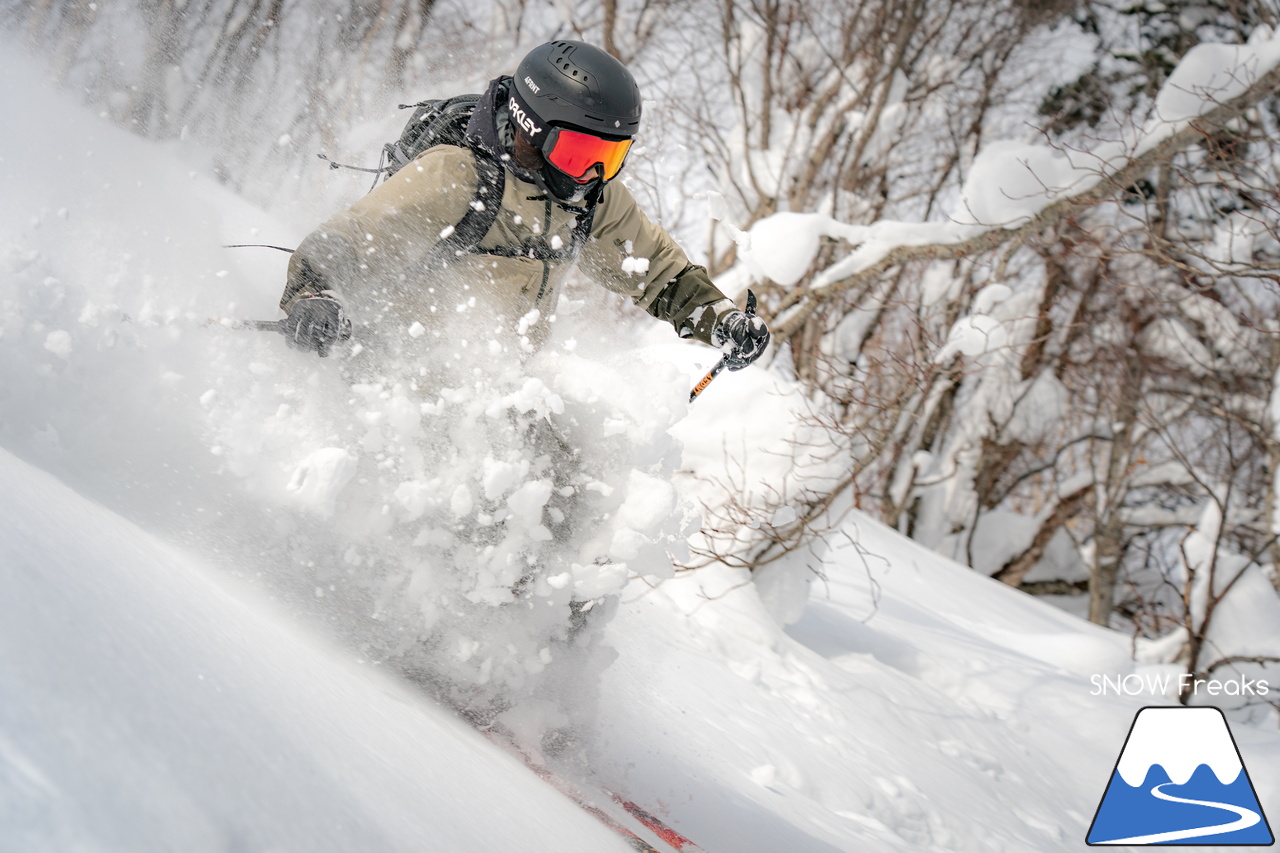 サッポロテイネ｜プロスキーヤー・中西太洋さんが、今季 SNOW Freaks 初登場。コンディション良好なゲレンデ＆パウダーを滑る、そして、撮る！